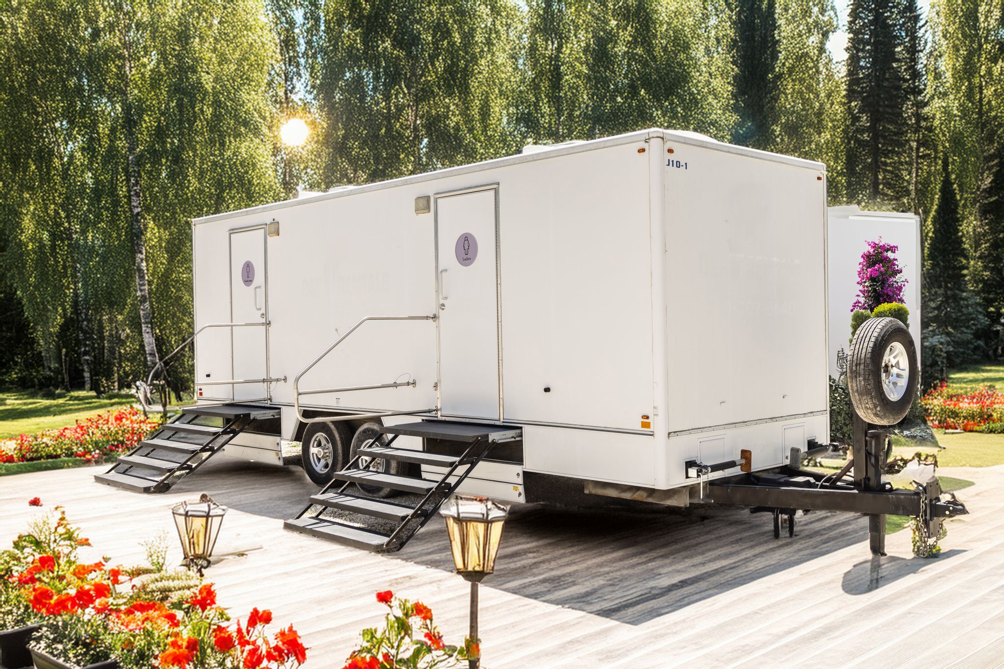 Luxury Trailer Exterior